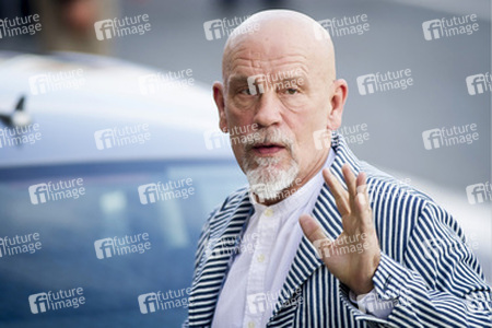 John Malkovich bei der Ankunft beim San Sebastian Film Festival 2014