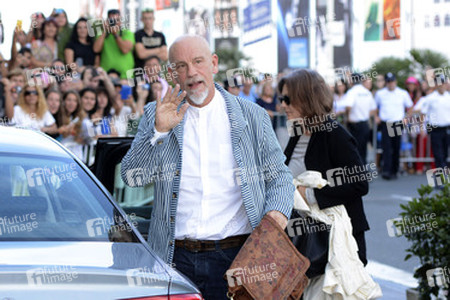 John Malkovich bei der Ankunft beim San Sebastian Film Festival 2014