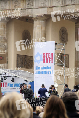 'Deutschland steht auf: Nie wieder Judenhass!' Demonstration, Berlin