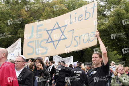 'Deutschland steht auf: Nie wieder Judenhass!' Demonstration, Berlin