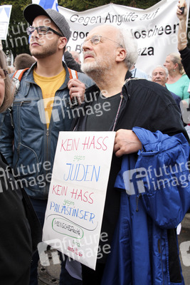 'Deutschland steht auf: Nie wieder Judenhass!' Demonstration, Berlin