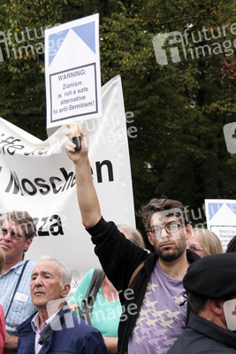 'Deutschland steht auf: Nie wieder Judenhass!' Demonstration, Berlin