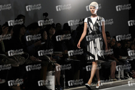 Anrealage Fashion Show, Fashion Week Paris