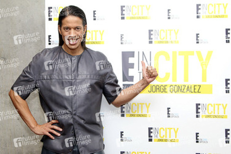 Jorge Gonzalez präsentiert 'E! in the City', Hamburg