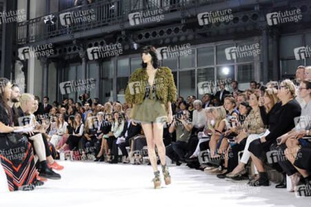 John Galliano Fashion Show, Fashion Week Paris