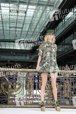 John Galliano Fashion Show, Fashion Week Paris
