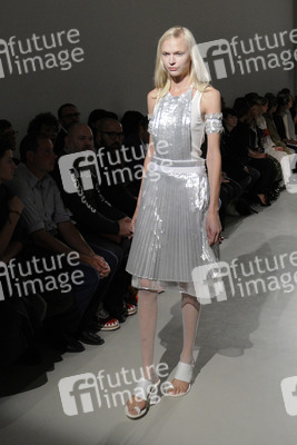 Veronica Branquinho Fashion Show, Fashion Week Paris