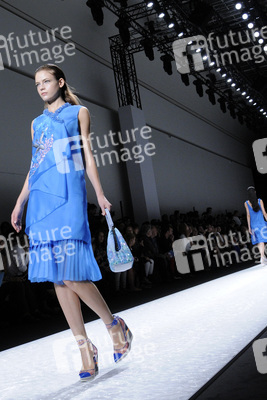 Shiatzy Chen Fashion Show, Fashion Week Paris