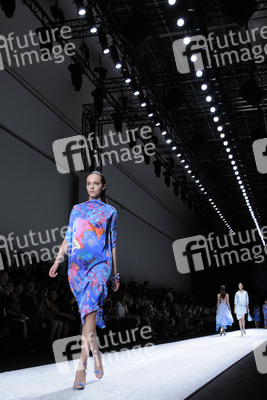 Shiatzy Chen Fashion Show, Fashion Week Paris