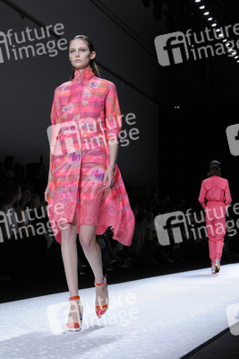 Shiatzy Chen Fashion Show, Fashion Week Paris