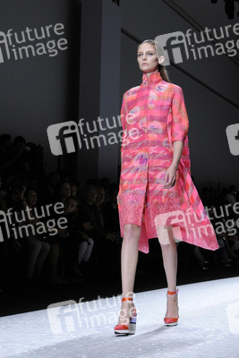 Shiatzy Chen Fashion Show, Fashion Week Paris