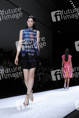 Shiatzy Chen Fashion Show, Fashion Week Paris