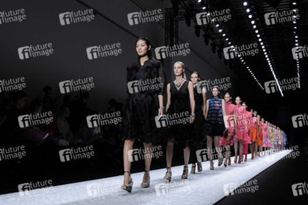 Shiatzy Chen Fashion Show, Fashion Week Paris