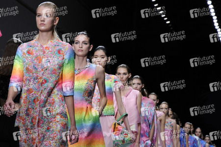 Shiatzy Chen Fashion Show, Fashion Week Paris