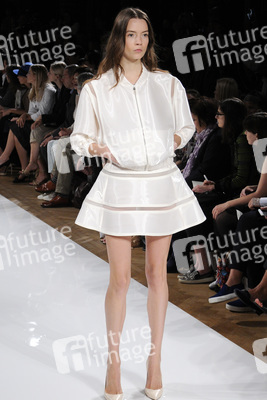 Valentin Yudashkin Fashion Show, Fashion Week Paris