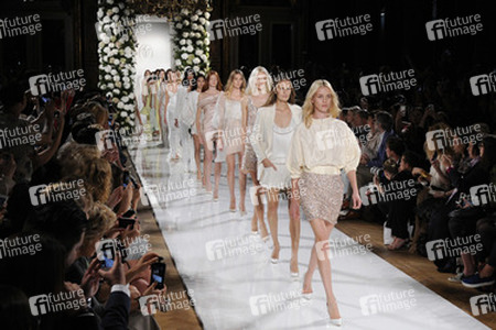 Valentin Yudashkin Fashion Show, Fashion Week Paris