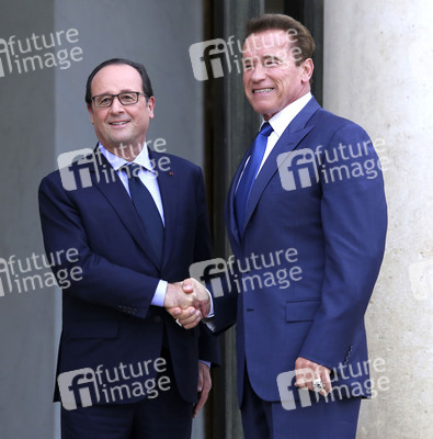 Francois Hollande empfängt Arnold Schwarzenegger im Élysée-Palast, Paris