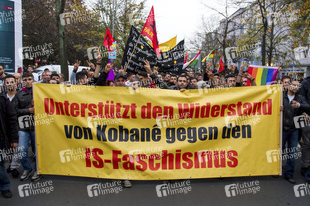 Demo für Kobane in Wedding, Berlin