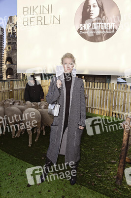 Franziska Knuppe beim Wool Week Opening, Berlin