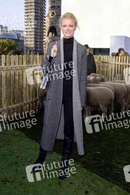 Franziska Knuppe beim Wool Week Opening, Berlin