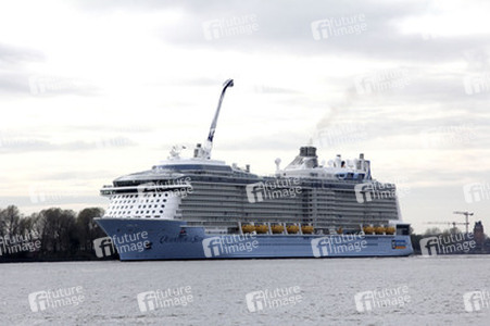 Das Kreuzfahrtschiff 'MS Quantum of the Seas', Hamburg