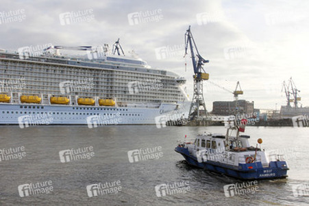 Das Kreuzfahrtschiff 'MS Quantum of the Seas', Hamburg