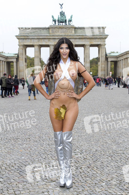 Micaela Schäfer Halloween Photocall, Berlin