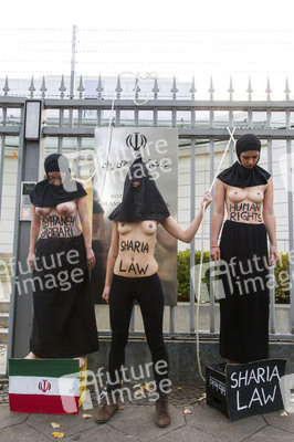 Femen Protest vor der Iranischen Botschaft, Berlin
