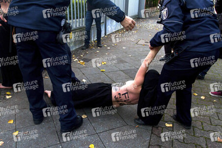 Femen Protest vor der Iranischen Botschaft, Berlin