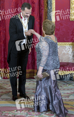 Spanish Royals und Präsidentin Bachelet beim Empfang zum Gala Dinner, Madrid