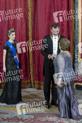Spanish Royals und Präsidentin Bachelet beim Empfang zum Gala Dinner, Madrid
