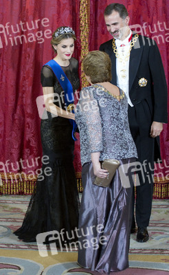 Spanish Royals und Präsidentin Bachelet beim Empfang zum Gala Dinner, Madrid