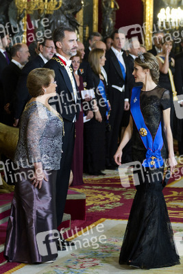 Spanish Royals und Präsidentin Bachelet beim Empfang zum Gala Dinner, Madrid