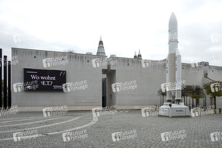 Ausstellungshalle außen