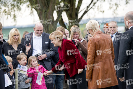Anglea Merkel pflanzt Baumdenkmal, Bonn