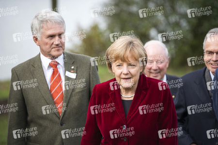 Anglea Merkel pflanzt Baumdenkmal, Bonn
