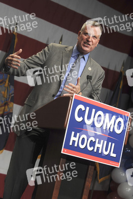 Andrew M. Cuomo zu Gouverneur wiedergewählt, New York