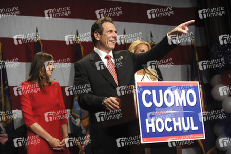 Andrew M. Cuomo zu Gouverneur wiedergewählt, New York