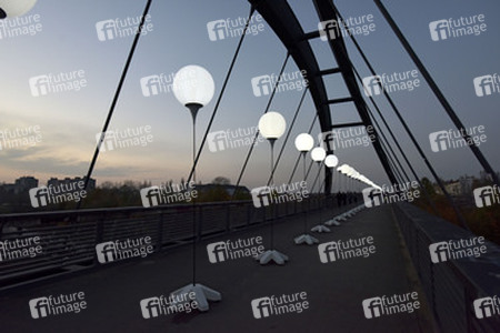 Lichtmauer aus Ballons, Berlin