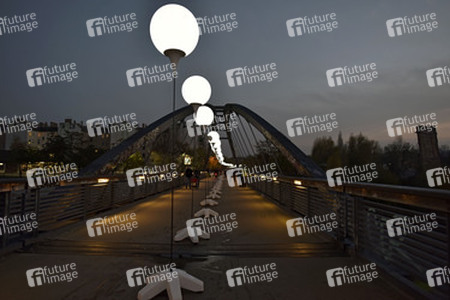 Lichtmauer aus Ballons, Berlin