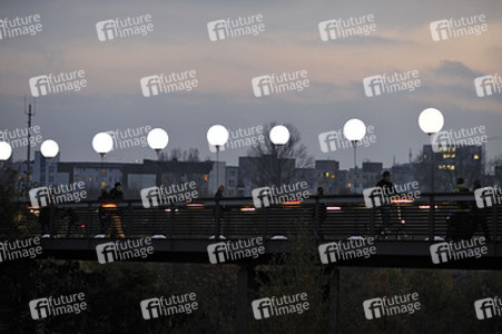 Lichtmauer aus Ballons, Berlin