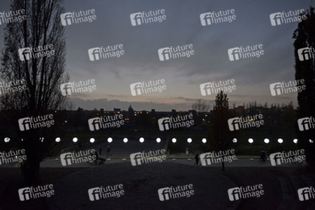 Lichtmauer aus Ballons, Berlin