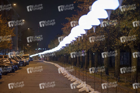 Lichtmauer aus Ballons, Berlin