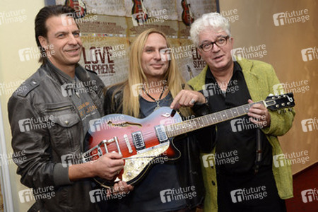 'Love Supreme - Sechs Saiten und ein Brett' Premiere, Hannover