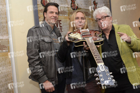'Love Supreme - Sechs Saiten und ein Brett' Premiere, Hannover