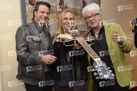 'Love Supreme - Sechs Saiten und ein Brett' Premiere, Hannover