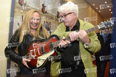'Love Supreme - Sechs Saiten und ein Brett' Premiere, Hannover