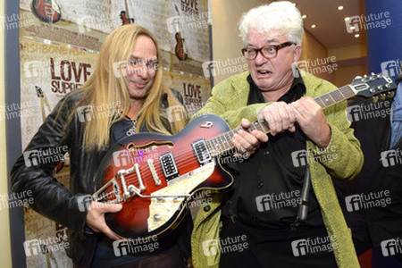 'Love Supreme - Sechs Saiten und ein Brett' Premiere, Hannover