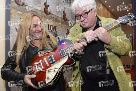 'Love Supreme - Sechs Saiten und ein Brett' Premiere, Hannover
