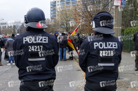 Neonazi-Demo gegen Flüchtlinge, Berlin
